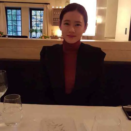 Son Ye Jin - son-ye-jin-hot-8.webp